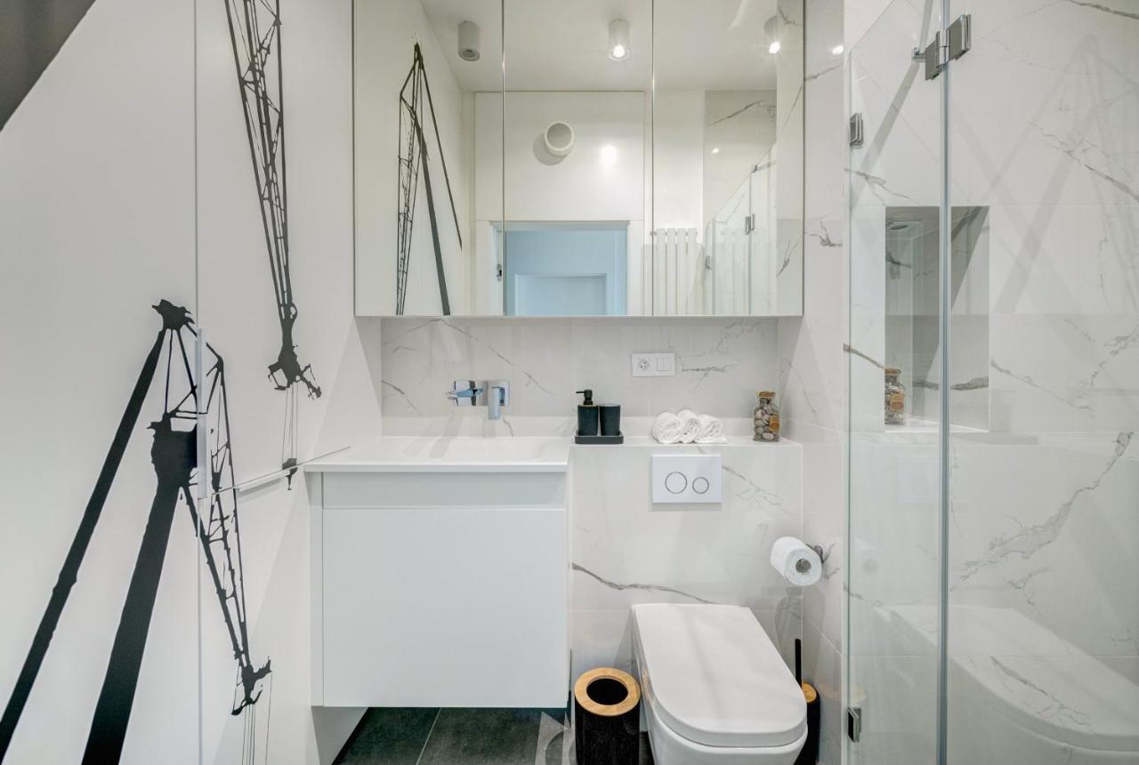 The Black Crane Apartment Gdansk Ngoại thất bức ảnh